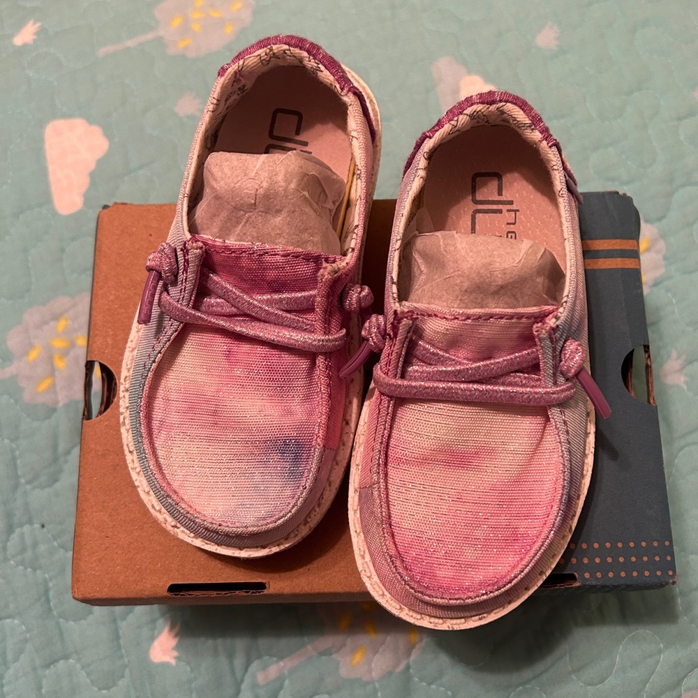 Hey Dudes size 7 toddler girls